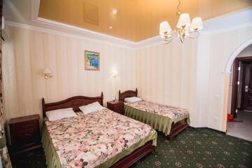 Фото номера Роскошный трехместный номер Отель Hotel Sofia г. Поляна 6