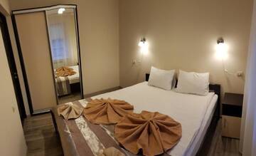 Фото номера Апартаменты с балконом Гостевой дом Polyana Aqua Resort г. Поляна 5
