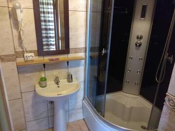Фото номера Четырехместный номер с видом на горы Отель Chalet Vedmezhe г. Поляна 6