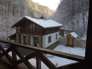 Фото номера Люкс с балконом Отель Chalet Vedmezhe г. Поляна 6