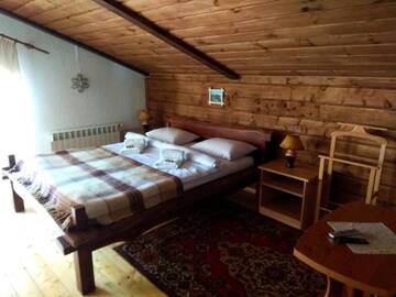 Фото номера Люкс с балконом Отель Chalet Vedmezhe г. Поляна 4